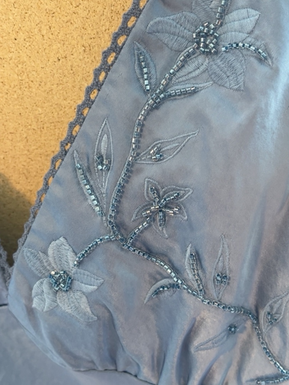 NEW HOUSE OF HARLOW EMBROIDERED SATIN DRESS
🚨NO DISCOUNT ON THIS DRESS - Picture 4 of 9